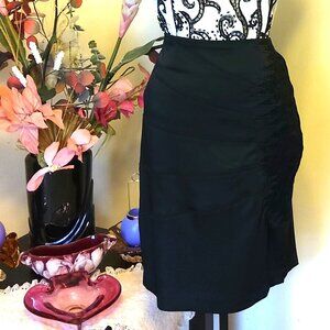 NWOT INFINITIF Well Tailored High-Quality Black Lace Embroidered Lined Skirt 38